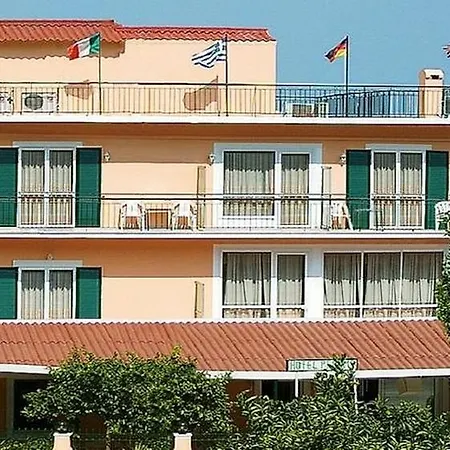 Hotel Perama-3